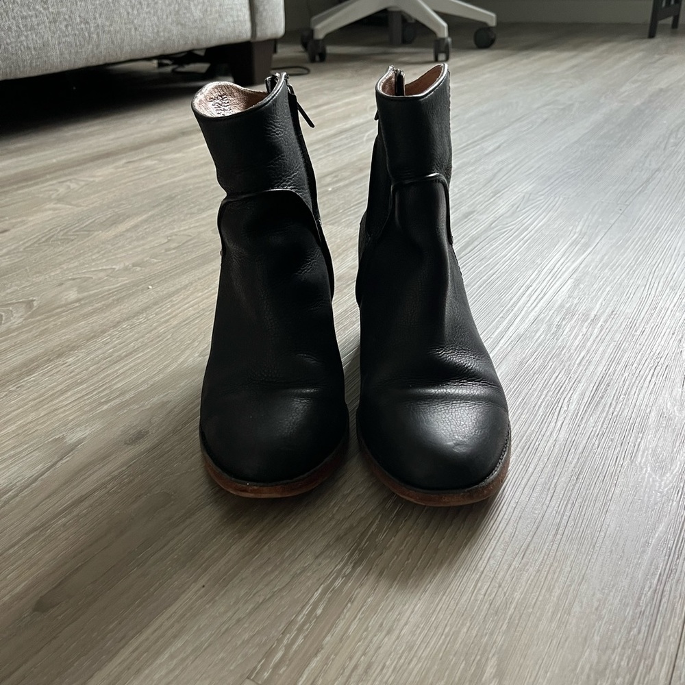 Ugg Black Booties - Picture 2 of 5